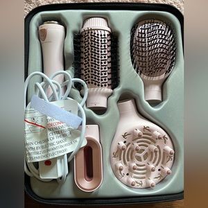 Beachwaver Blow Dry Brush